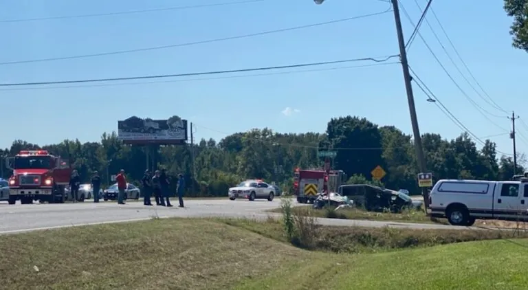 1 dead, 1 injured in crash on U.S. 431 near Dug Hill Road in Madison County