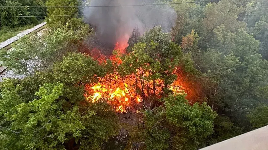 Fire at homeless camp shuts down overpass on Market Street in Chattanooga Tuesday night