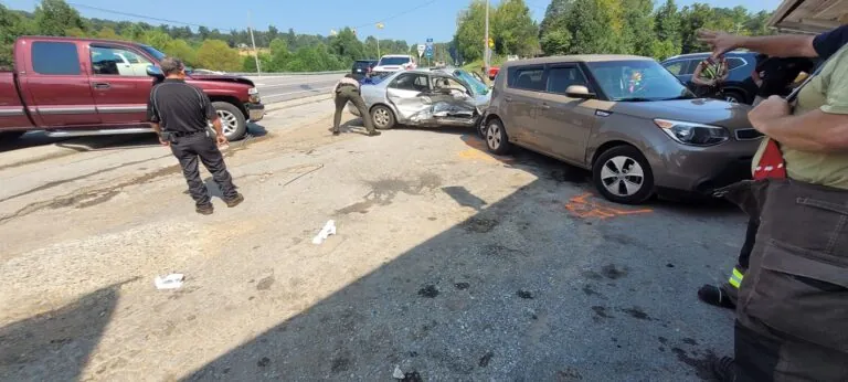 Four injured in Jasper Highway 41 wreck