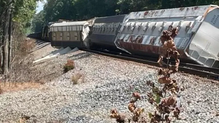 Norfolk Southern train derails in DeKalb County
