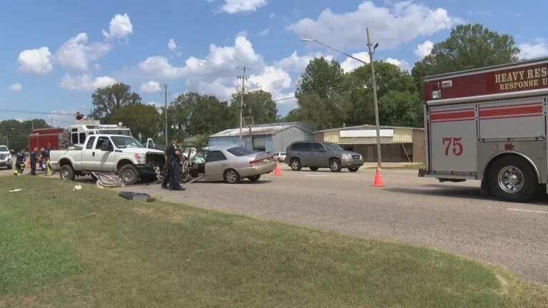 1 killed in Montgomery car crash Tuesday afternoon