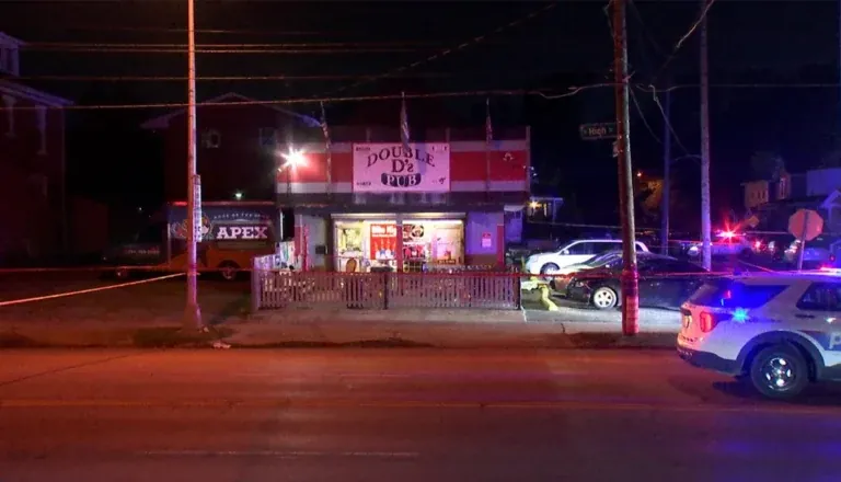 2 women dead, 1 hurt following shooting near Ohio pub