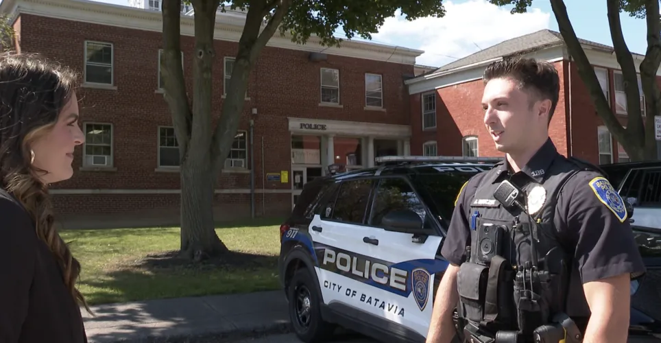 'Anyone in our department would have done the same thing': Batavia PD helps woman in need