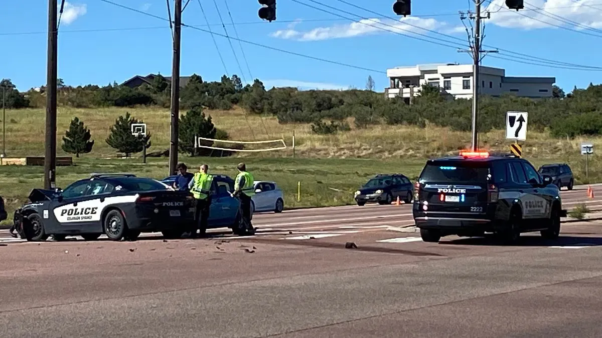 Colorado Springs police officer injured in crash while responding to another call