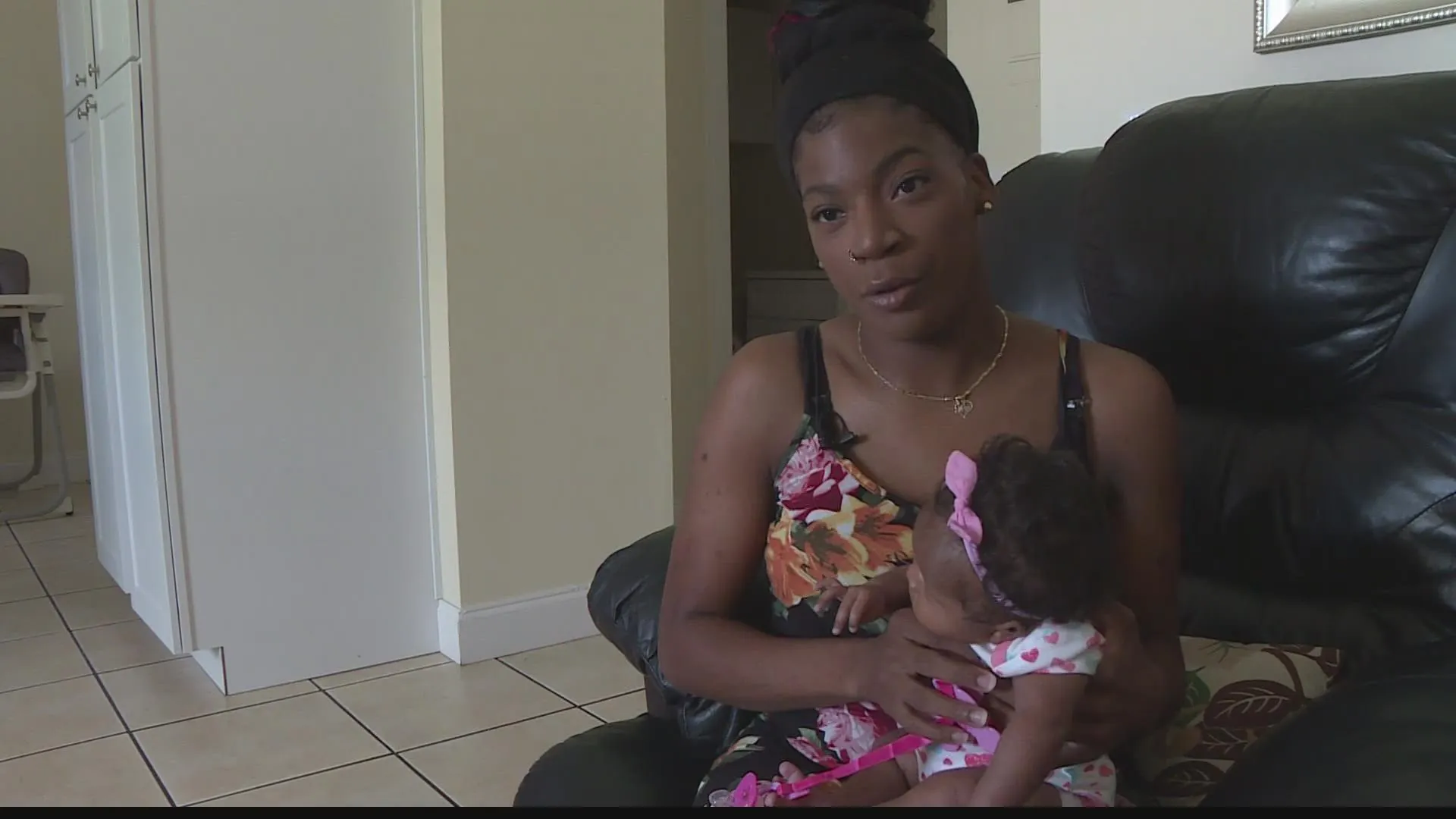 'I have nothing,' Single mother locked out of Texas City apartment and stripped of valuables