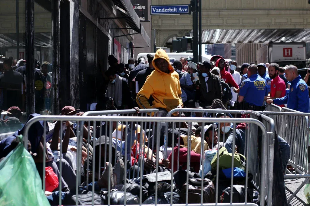 Migrants fear sleeping on the streets as NYC moves to kick them out of shelters