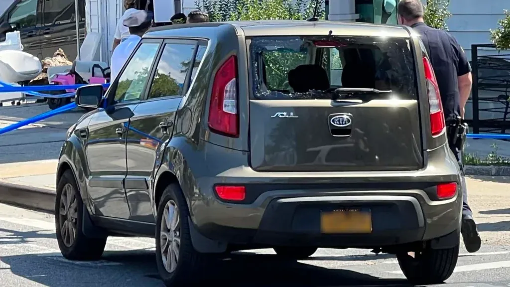 One of the suspects allegedly smashed the officer's rear window after an argument. (Peter Gerber) 