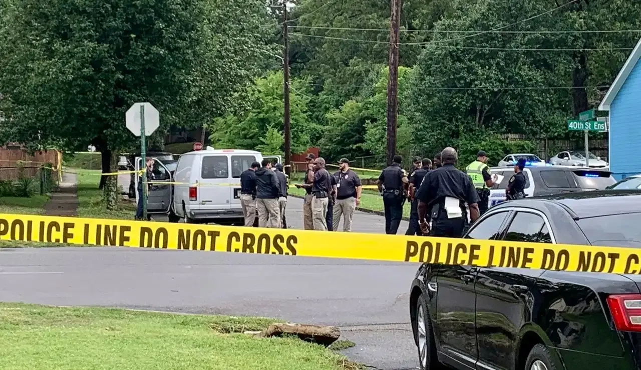 Shooting at East Birmingham Apartment Complex Leaves 2 Injured in the Afternoon