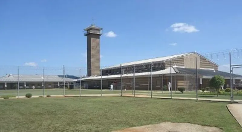 2 arrested near Limestone Correctional Facility, prison security guard charged at Kilby