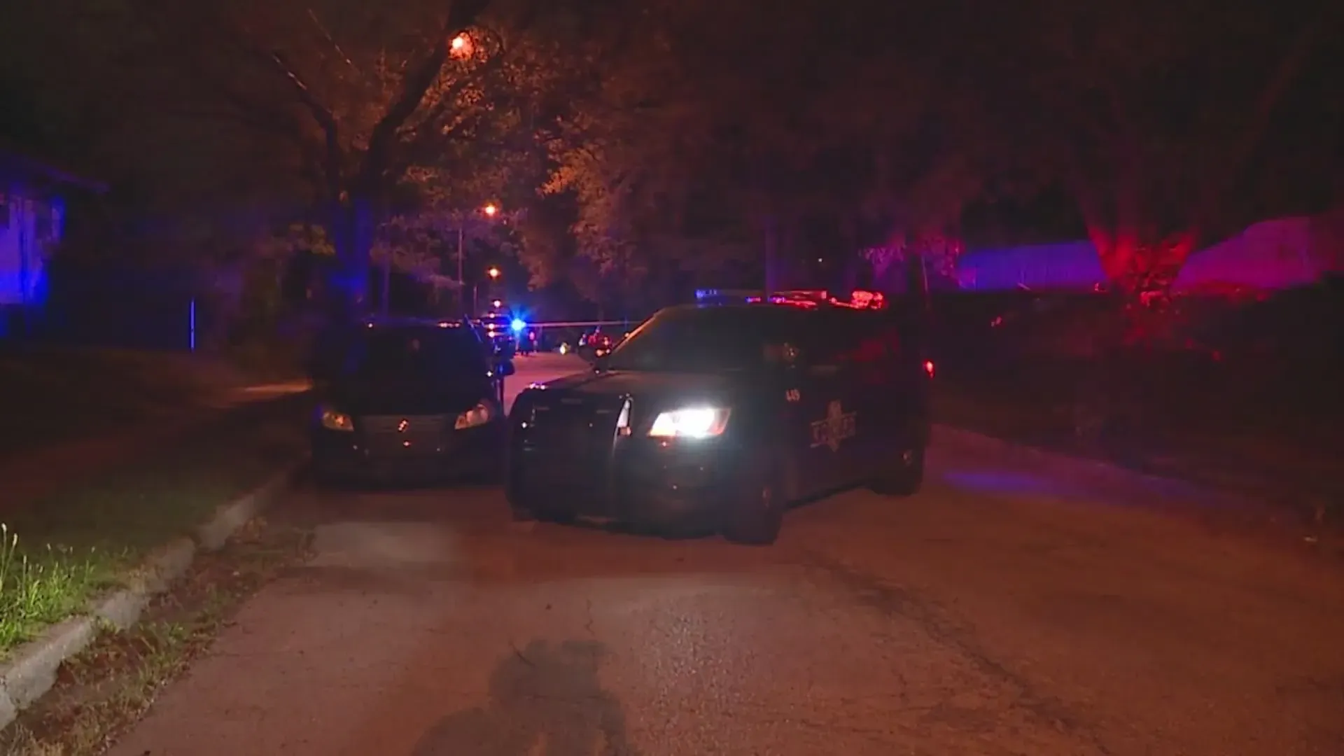 A man shot to death found in a Kansas City house