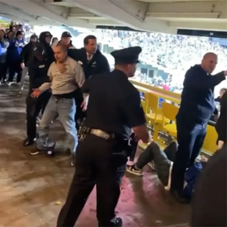 Fans initiate multiple fights during Game 2 of Dodgers-Diamondbacks NLDS