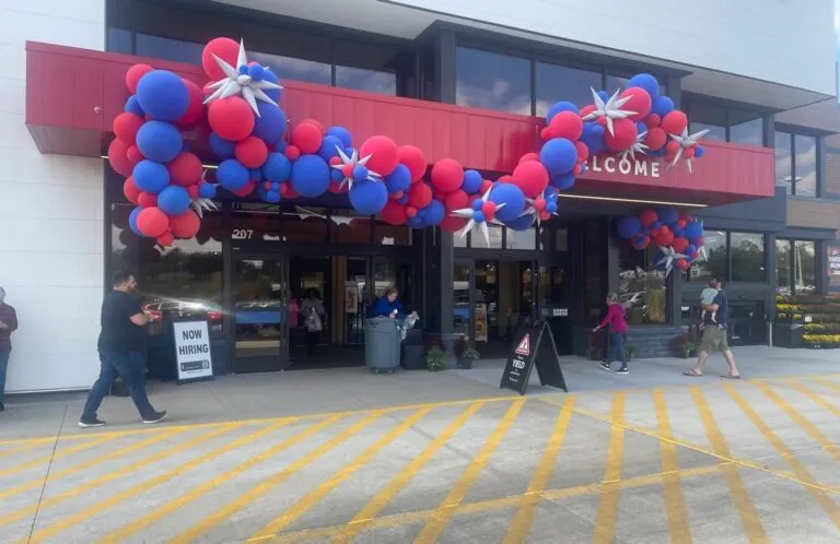 Kansas City loses a grocery store, then quickly gains a new one right down the road