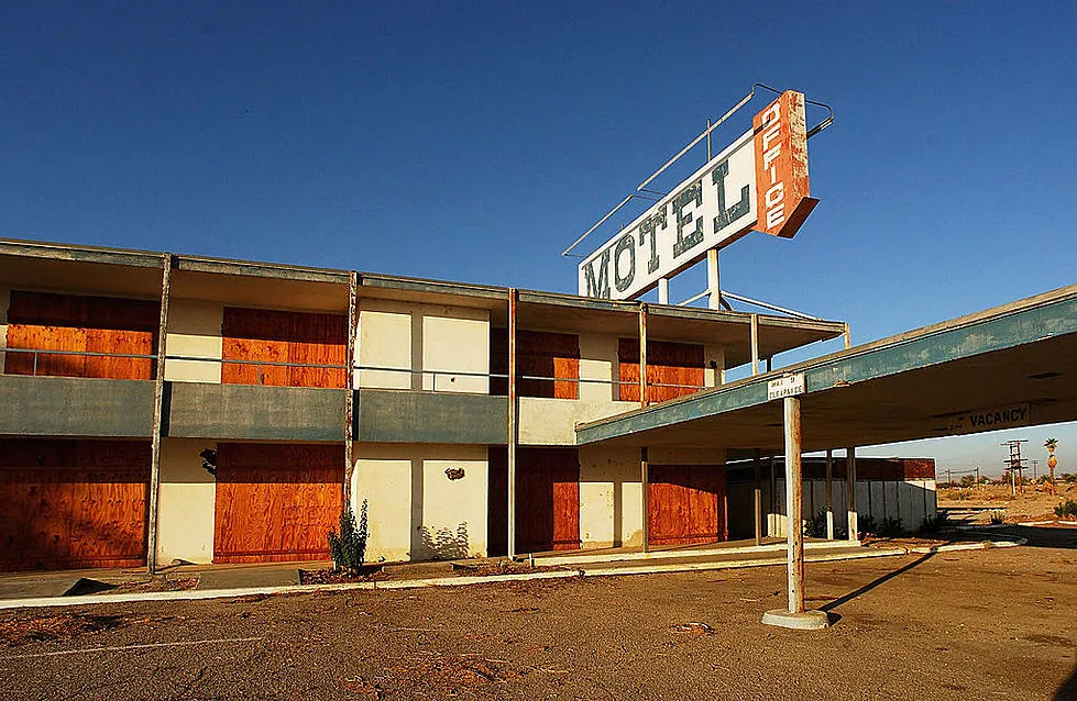 Look Inside Of This Creepy Abandoned Hotel In Western New York