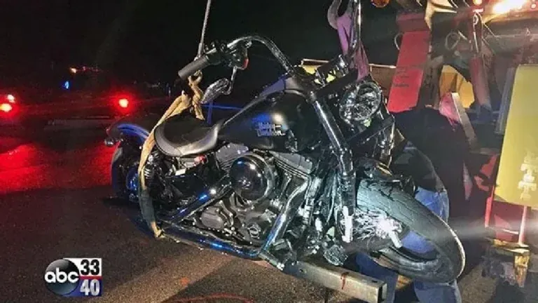 Motorcycle crash results in the death of a man from Gadsden