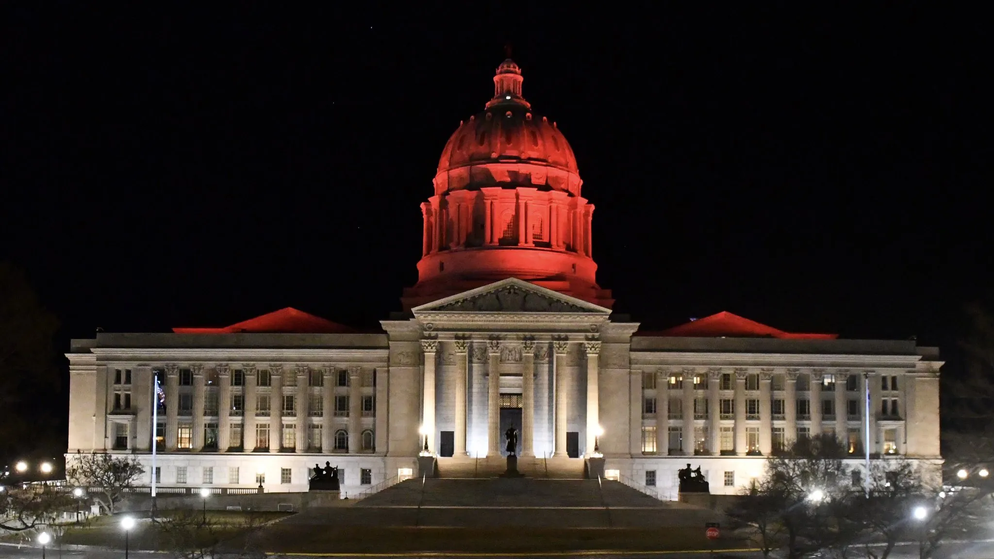 Why Will the Capitol Dome of Missouri Be Red This Weekend?