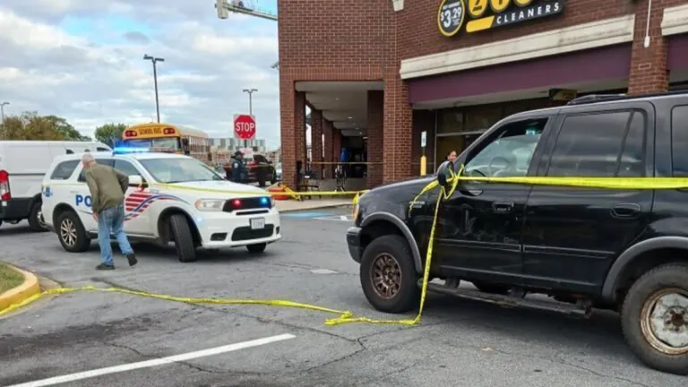 1 dead in Northeast DC shooting as police search for suspect