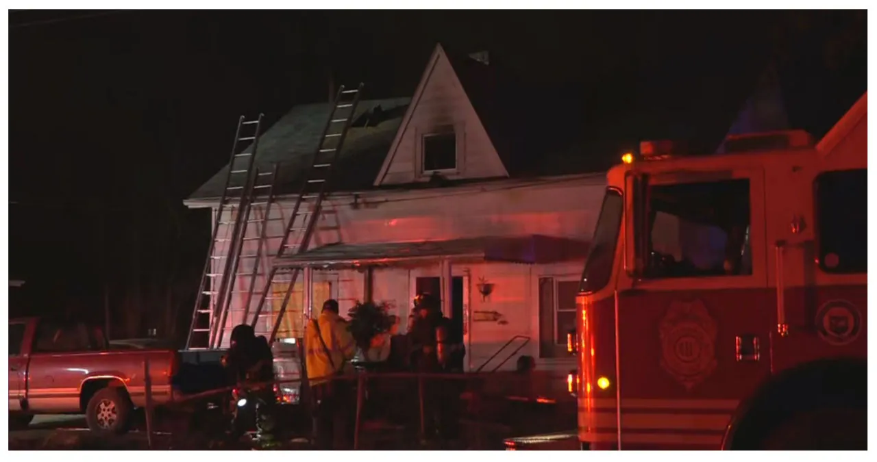 5 Escape Near Northeast Side House Fire Early Morning
