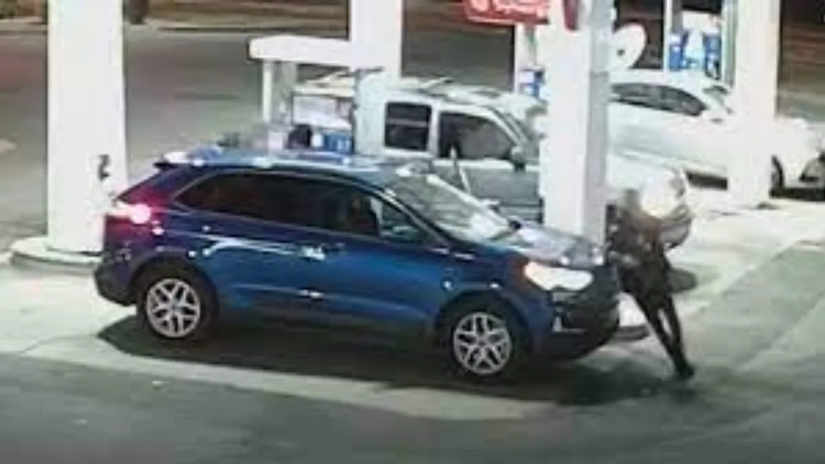 Driver robbed at gunpoint while pumping gas at DC gas station police
