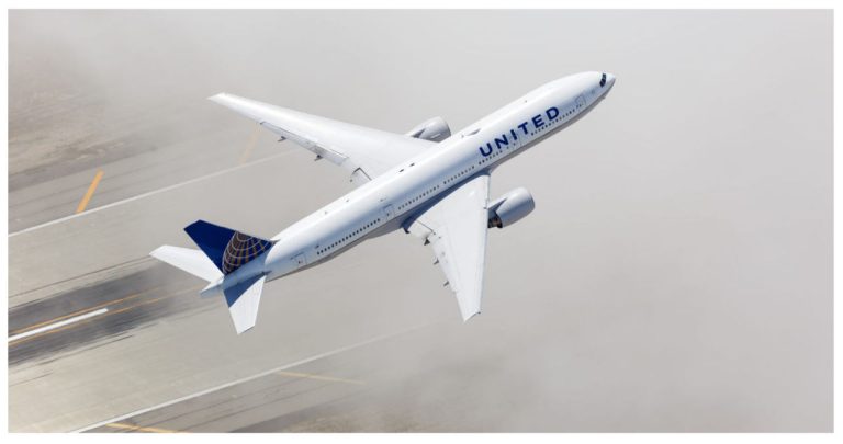 Severe Turbulence on United Airlines Flight From Los Angeles to Newark Leaves 16 Passengers Injured