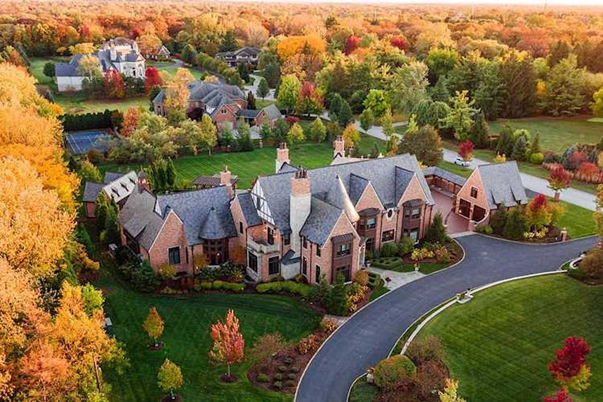These 5 Cities Has the Most Expensive Homes in Illinois