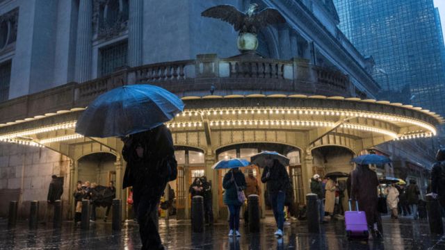 Southern US braces for severe storm with heavy rain, large hail, and potential tornadoes