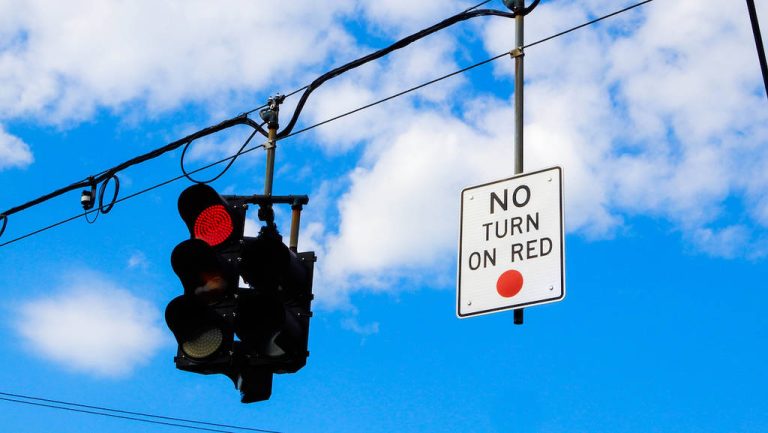 Delaware Traffic Rule Update: Understanding the Right Turn on Red Rule in 2024