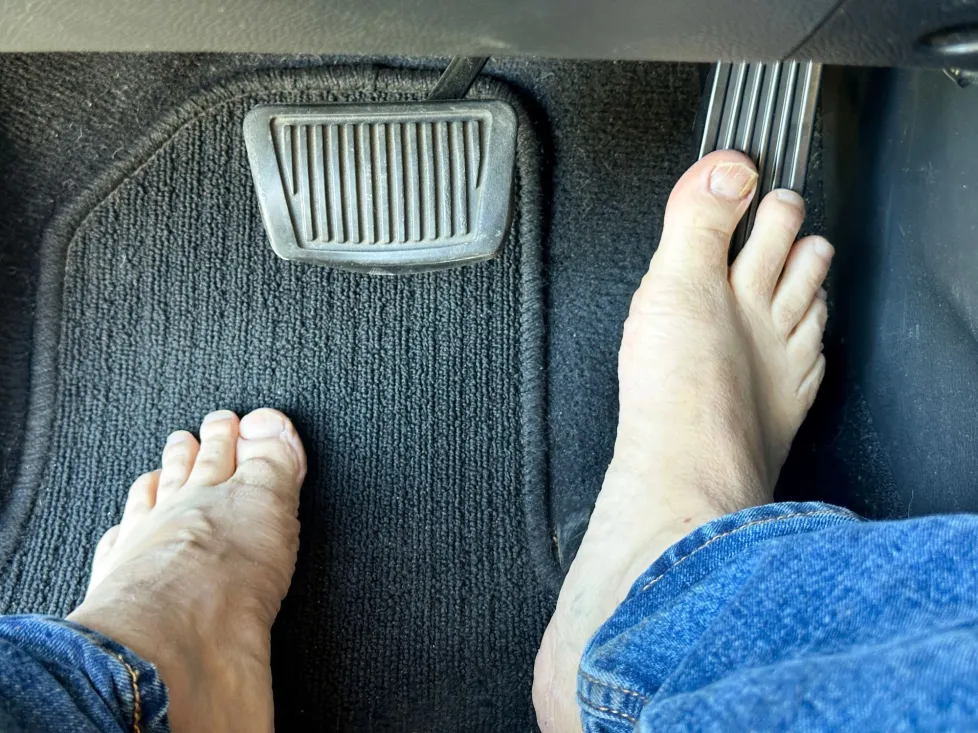 Is It Illegal To Drive Barefoot in South Carolina? Here’s What the Law Says in 2024